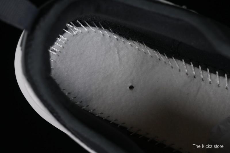 Nike TC 7900 Retro Chunky Dad Shoes with Reflective Swoosh and Cushioned Sole - DD9682-001