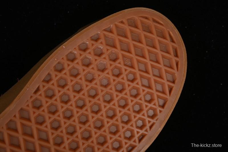 Vans Vault Og Sport Low Retro Suede Canvas Vulcanized Shoes in Dragon Fruit - VN000CQRCHL