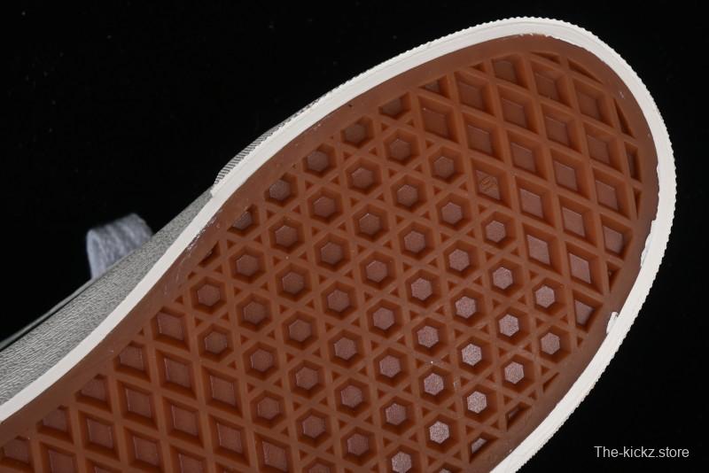 Vans Classics Knu Skool Retro Sneakers with Enlarged Toe and Thickened Trim - VN0009QCKGR