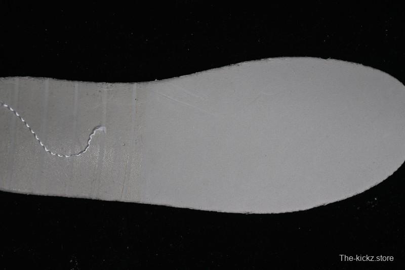 Nike Supreme x SB Dunk Low Casual Skate Shoes in Black and Beige - RM2308-237