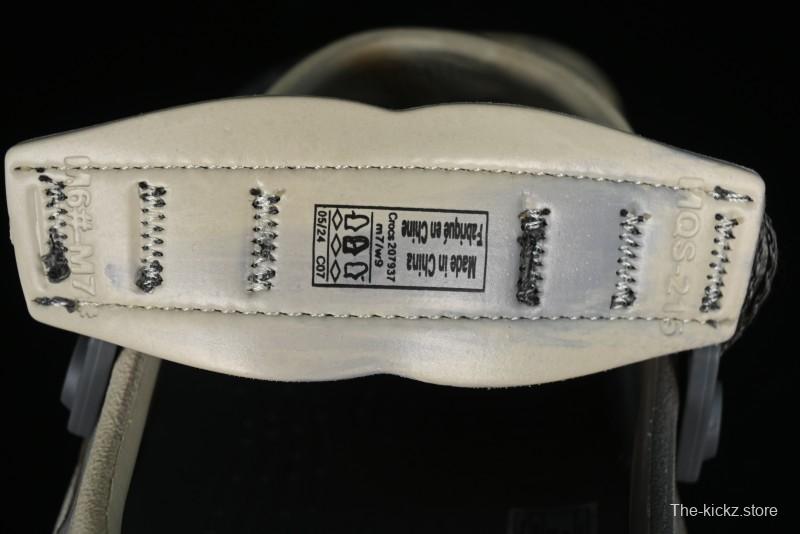 Crocs Classic Clog Slip-On Beach Sandals with Ventilation Holes - B.D4