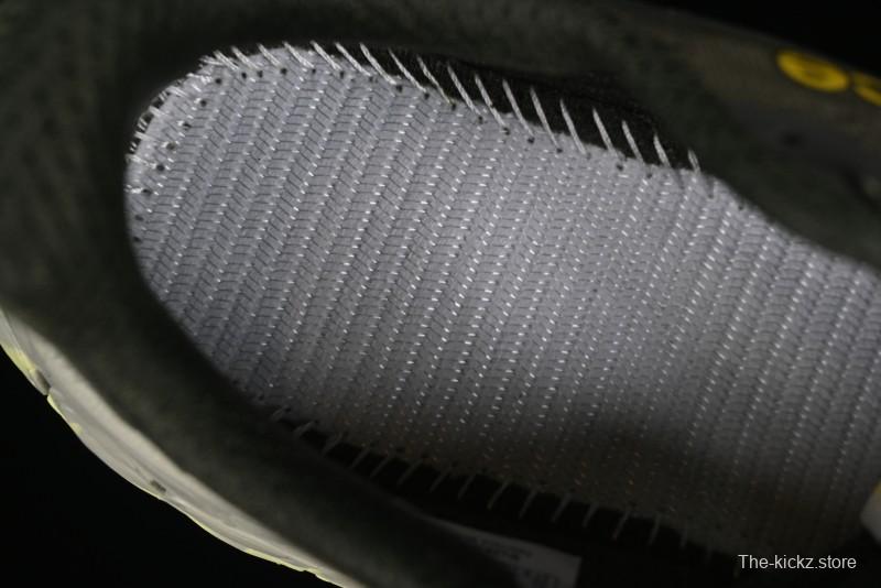 New Balance Fresh Foam X More V3TDS Low-Top Running Shoes with Durable Slip-Resistant Outsole - MTMORCA3