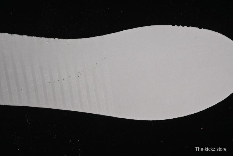 Nike SB Dunk Low x Undefeated Collaboration Casual Skate Shoes - UN1697-633