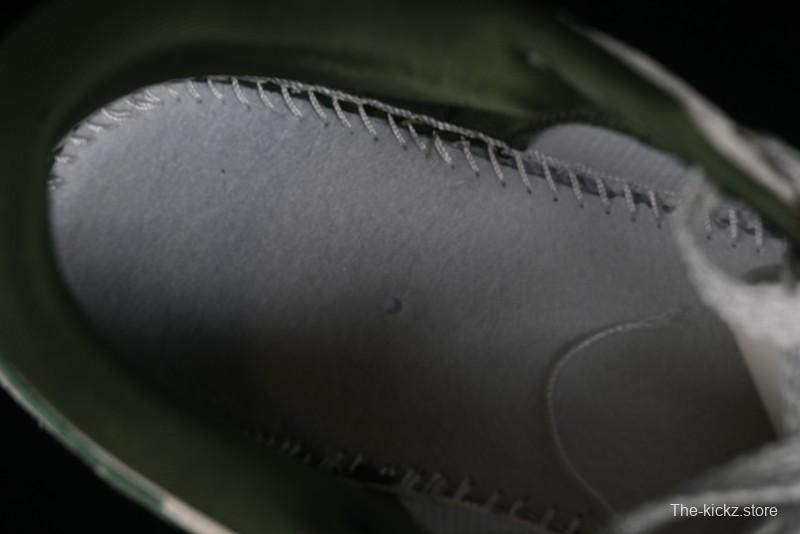 Nike SB Dunk Low Supreme x Stussy Triple Collaboration - Off White Green Swoosh Anniversary Custom Low-Top Casual Sneakers - SJ2068-303