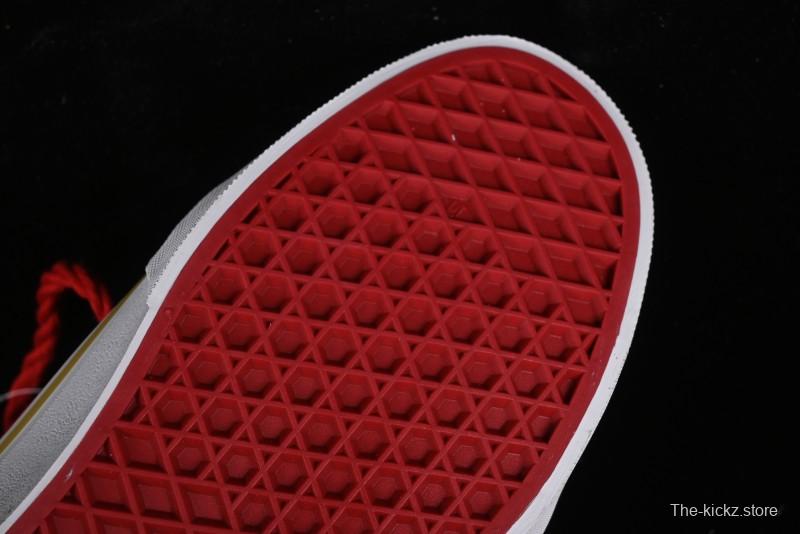 Vans Classics Knu Skool Vr3 Retro Sneakers with Enlarged Toe and Thickened Tongue - VN000CS0JV6