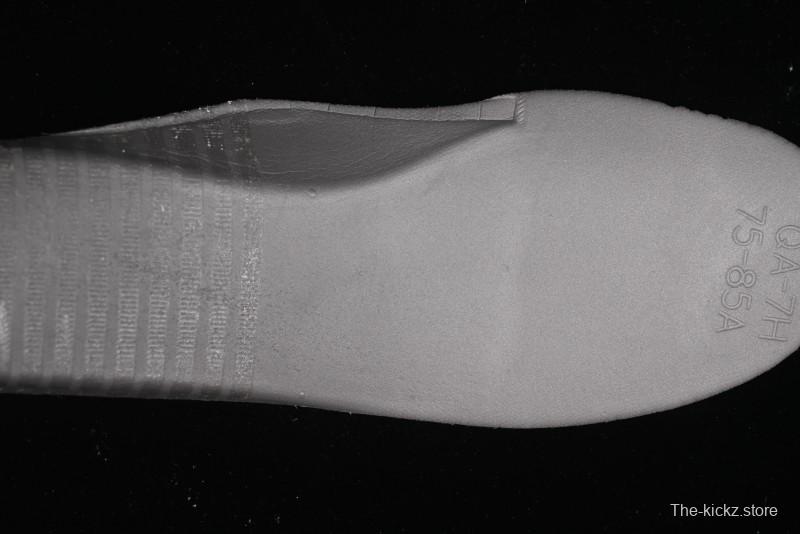 Nike Air Force 1 '07 Low Casual Sneakers with Full-Length Air Cushion - FZ5225-100