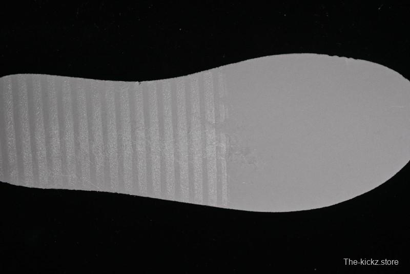 Nike Supreme SB Dunk Low Custom High-End Casual Skateboarding Shoes with Light Pink Colorway - RM2308-331