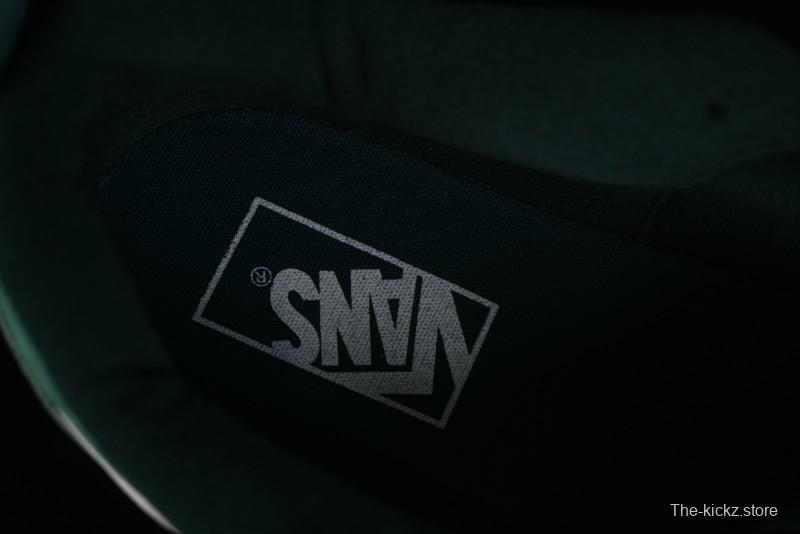 Vans Classics Knu Skool Retro Sneakers with Enlarged Toe and Thickened Sole - VN000CS0DWL