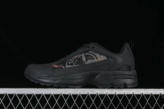 Stone Island Grime Panelled Low-Top Lifestyle Sneakers in Dark Brown - 79FWS0303