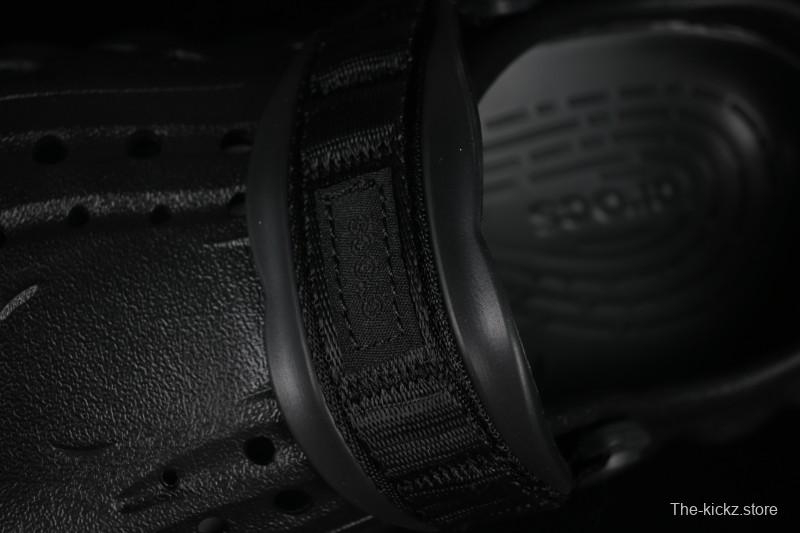 Crocs Classic Clog Slip-On Beach Sandals with Ventilation Holes - B.D4