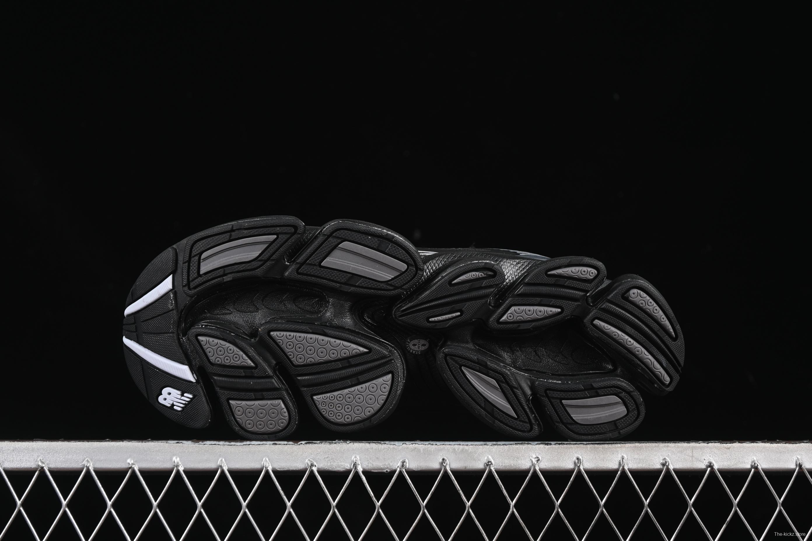 New Balance 2000 Series Retro Dad Style Casual Running Shoes - U2000BM