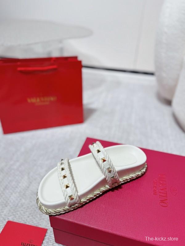 2025 Women Valentino White Leather Sandals Studded LY00250