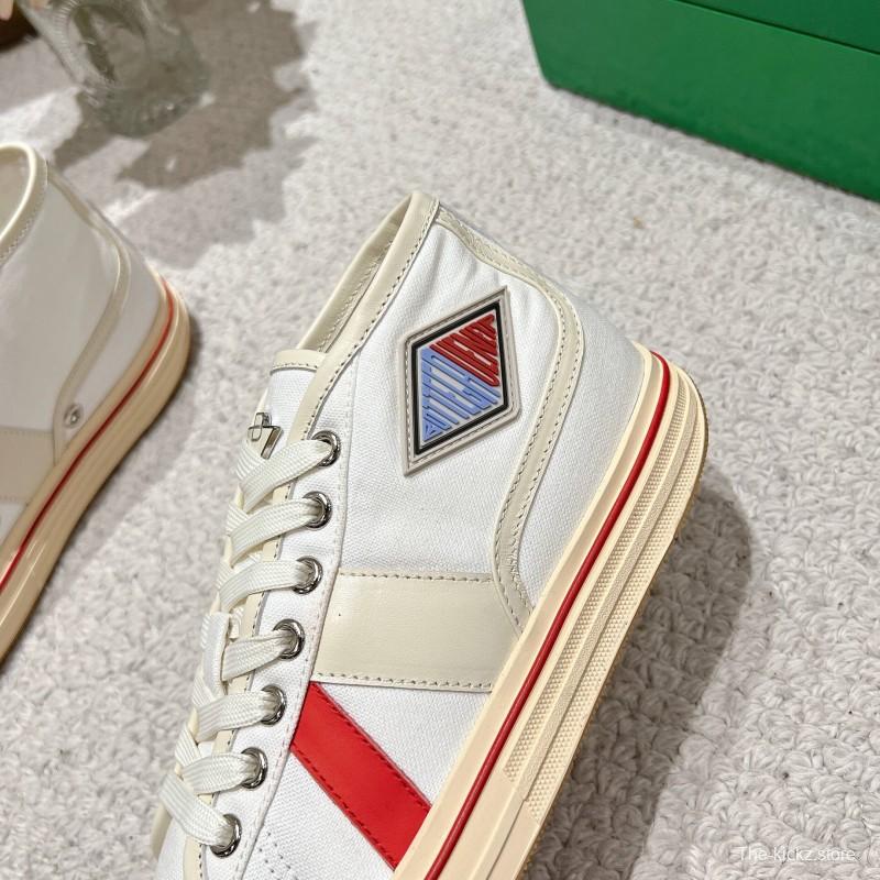 2025 Unisex Bottega Veneta White Red Canvas Leather Sneakers LY00