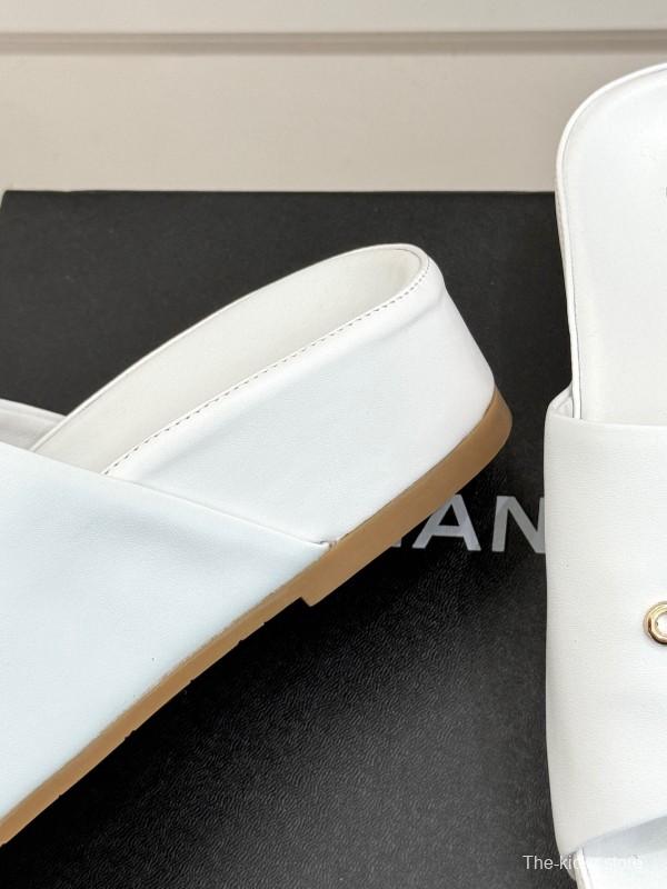 2025 Slippers Chanel White Leather Slippers KFY00250