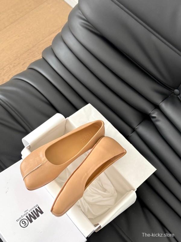 2025 Women MM6 Beige Leather Ballet Flat KFY00280