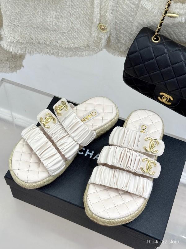 2025 Women Chanel White Leather Slippers CC Logo KFY00230