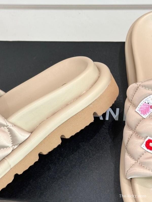 2025 Slippers Chanel Beige Silk Floral Pattern