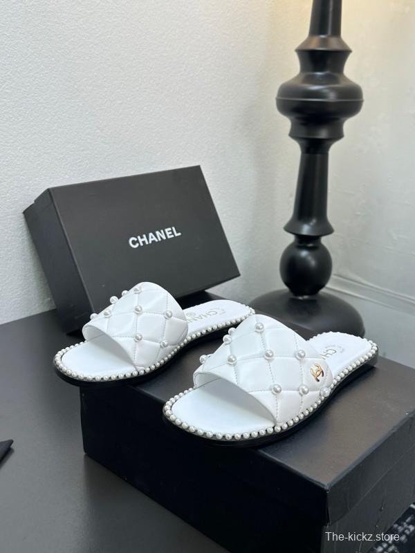 2025 CHANEL White Leather Slippers