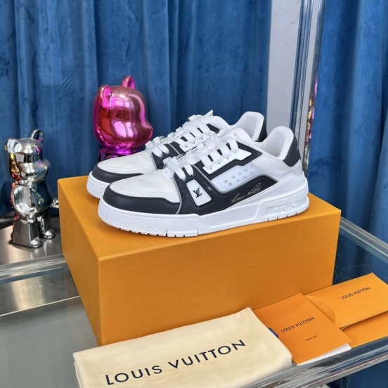 2025 Unisex Louis Vuitton White Black Calf Leather Sneakers LV Trainer