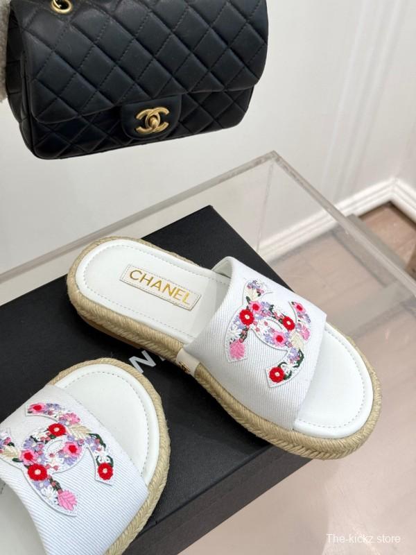 2025 Women Chanel White Embroidered Cotton Slippers KFY00230