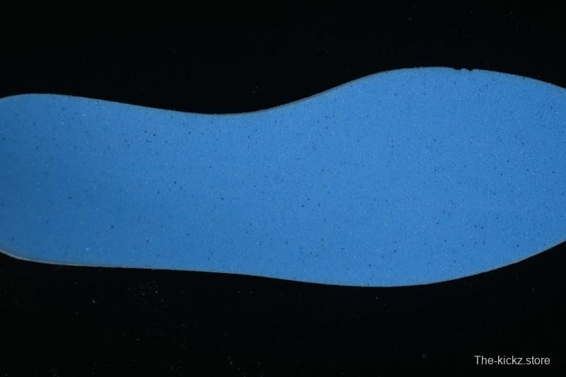 Adidas Superstar 82 Casual Sneakers with Shell Toe Design - JH5577