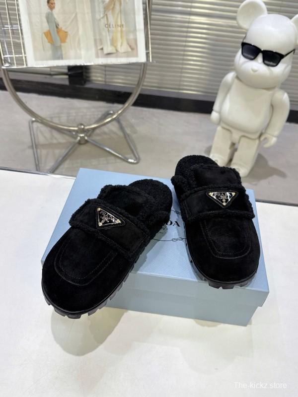 Prada Fall/Winter 2025 New Fur Mule Slippers Triangle Buckle Bread Head Semi-Slippers - KFY00270