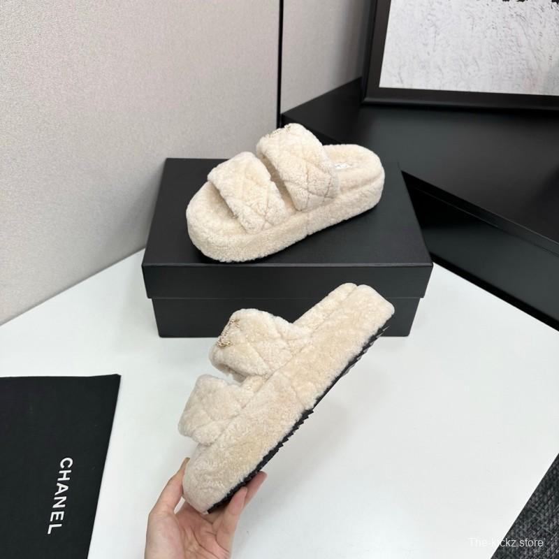 Chanel 2025 SS New Autumn Winter Lazy Sheep Genuine Wool Lazy Slippers Chanel Quilted Thick Sole Fur Slides - LY00300